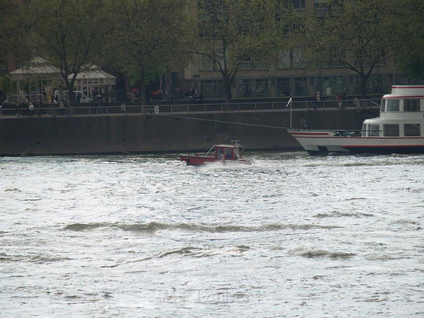 Uebungsfahrt Loeschboot und Ursula P87.JPG